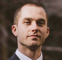暗号資産市場の専門家であるトレーディングアナリスト Thomas Whitfield のポートレート